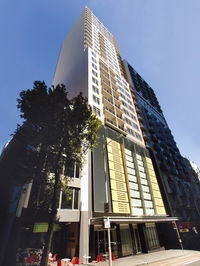 Oaks On Lonsdale
