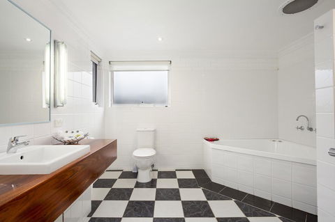 The International Motel Apollo Bay - Accommodation Sunshine Coast 17