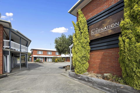 The International Motel Apollo Bay - Accommodation Sunshine Coast 3