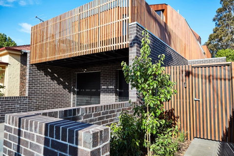 Richmond Â· 3 Level Architecturally Designed Richmond House - Accommodation Sunshine Coast 16