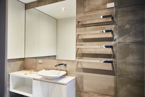 Richmond Â· 3 Level Architecturally Designed Richmond House - Accommodation Sunshine Coast 13