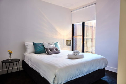 Richmond Â· 3 Level Architecturally Designed Richmond House - Accommodation Sunshine Coast 10