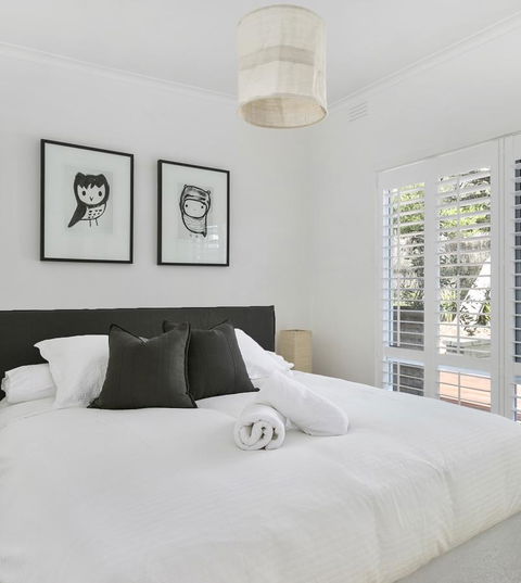 Capella Villa No. 4 - Stunning Luxury Decor Inside And Out - Accommodation Sunshine Coast 9