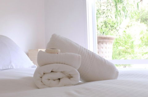 Capella Villa No. 4 - Stunning Luxury Decor Inside And Out - Accommodation Sunshine Coast 13