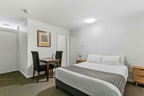Quality Inn & Suites The Menzies - Accommodation Sunshine Coast 2