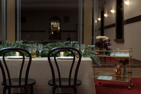 The Victoria Hotel - Accommodation Sunshine Coast 13