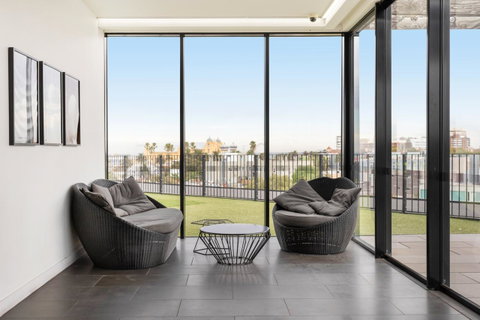 Modern Apartment In The Heart Of St Kilda - Accommodation Sunshine Coast 17