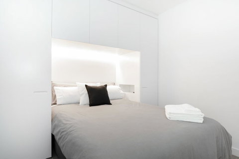 Modern Apartment In The Heart Of St Kilda - Accommodation Sunshine Coast 12