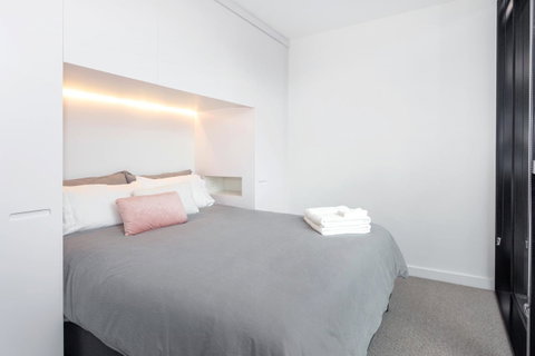 Modern Apartment In The Heart Of St Kilda - Accommodation Sunshine Coast 11