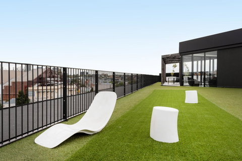 Modern Apartment In The Heart Of St Kilda - Accommodation Sunshine Coast 18