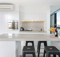Modern Apartment in the heart of St Kilda - Accommodation Sunshine Coast
