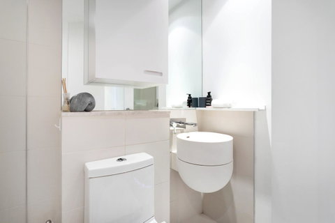 Modern Apartment In The Heart Of St Kilda - Accommodation Sunshine Coast 14