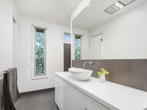 Aireys Ocean View - Accommodation Sunshine Coast 10