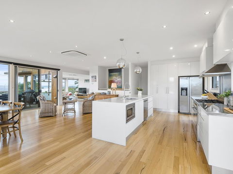 Aireys Ocean View - Accommodation Sunshine Coast 1