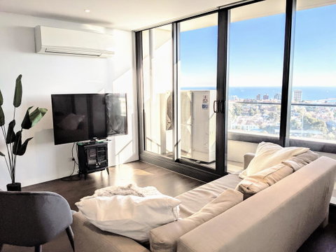 Breathtaking View Apartment With Gym & Sauna - Accommodation Sunshine Coast 16