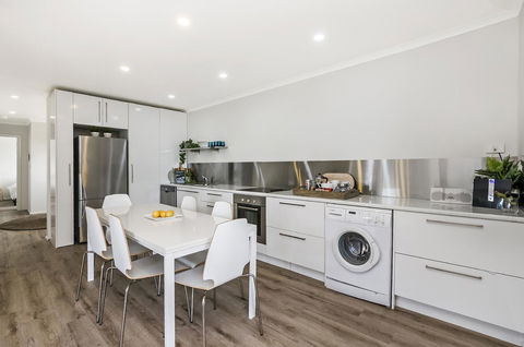 Portland Bay Apartments - Accommodation Sunshine Coast 4