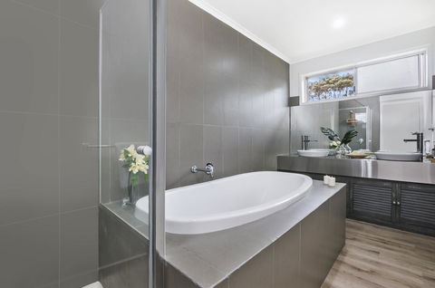 Portland Bay Apartments - Accommodation Sunshine Coast 8