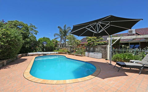 Crimea Retreat - Accommodation Sunshine Coast 0