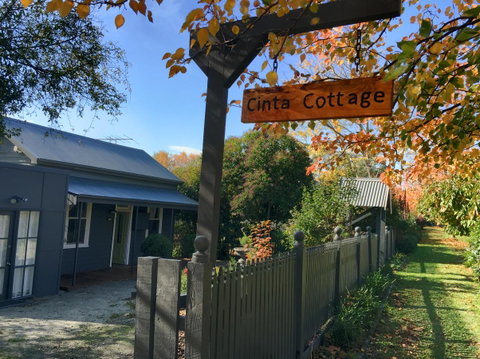 Cinta Cottage - Accommodation Sunshine Coast 0