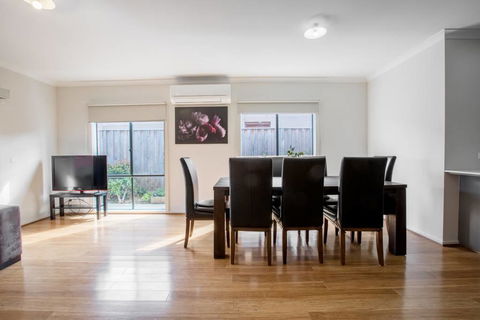 Holiday Rose - Accommodation Sunshine Coast 7