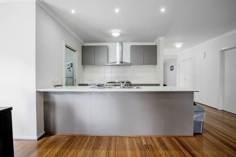 Holiday Rose - Accommodation Sunshine Coast 1