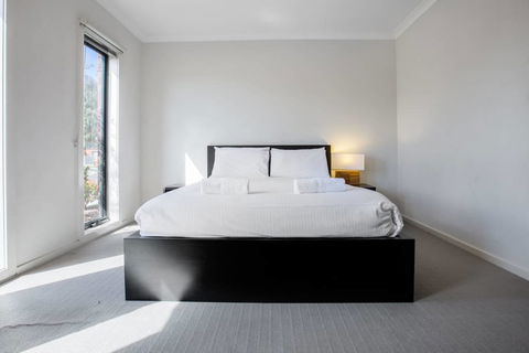 Holiday Rose - Accommodation Sunshine Coast 0