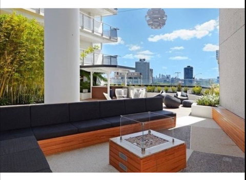 3 Saint Kilda Road - Accommodation Sunshine Coast 2
