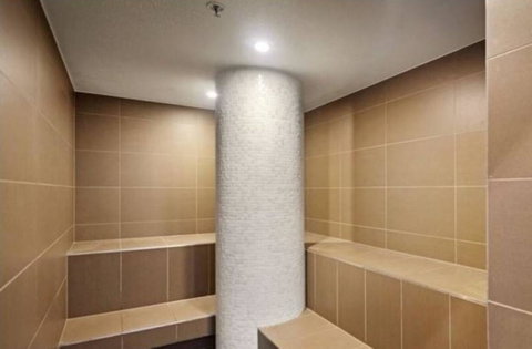 3 Saint Kilda Road - Accommodation Sunshine Coast 4