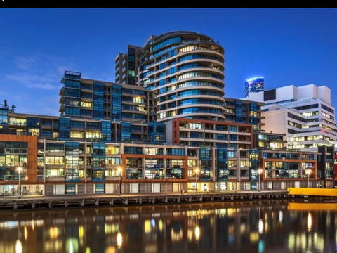 Signature Waterfront Apartments - Accommodation Sunshine Coast 38