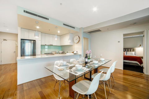 Signature Waterfront Apartments - Accommodation Sunshine Coast 13