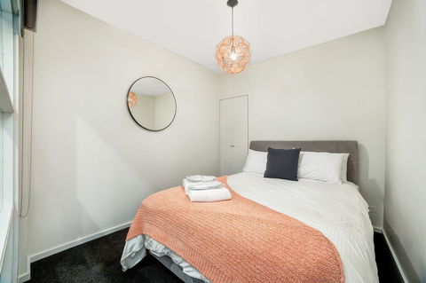 Signature Waterfront Apartments - Accommodation Sunshine Coast 19