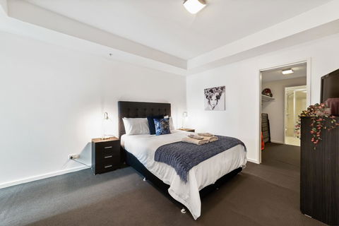 Signature Waterfront Apartments - Accommodation Sunshine Coast 31