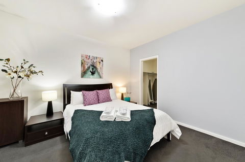 Signature Waterfront Apartments - Accommodation Sunshine Coast 2