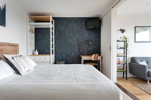BestView St Kilda Spectacular Sunset Hideaway - Boutique Self-contained Luxury Apartment - Accommodation Sunshine Coast 3