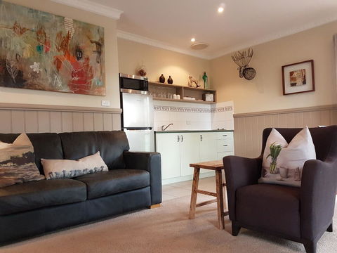 Tangenong Cottages - Accommodation Sunshine Coast 13