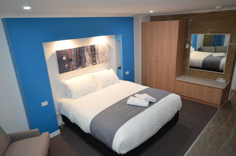 Tropicana Motor Inn - Accommodation Sunshine Coast 0