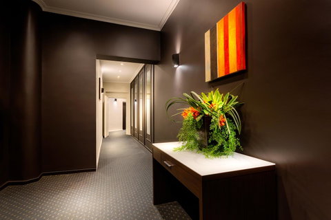 Crest On Barkly Hotel - Accommodation Sunshine Coast 10
