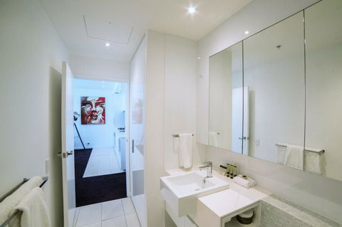 The Sebel Melbourne Docklands Hotel - Accommodation Sunshine Coast 4