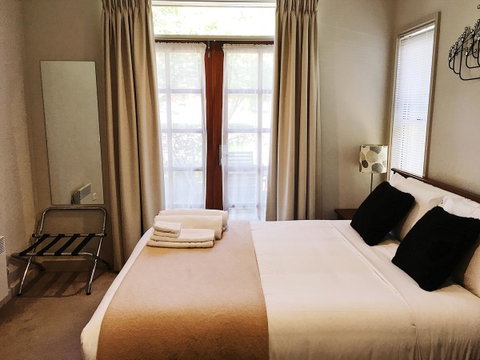 Luxury Abalina Cottages - Accommodation Sunshine Coast 4