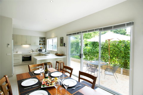 Luxury Abalina Cottages - Accommodation Sunshine Coast 28