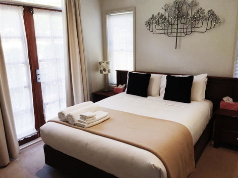 Luxury Abalina Cottages - Accommodation Sunshine Coast 3