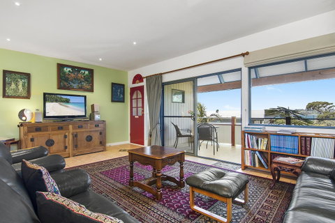 Black Dolphin Beach Penthouse - Accommodation Sunshine Coast 9