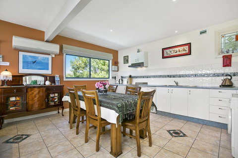 Black Dolphin Beach Penthouse - Accommodation Sunshine Coast 22