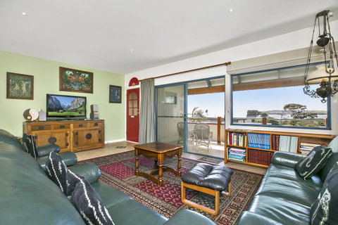Black Dolphin Beach Penthouse - Accommodation Sunshine Coast 18