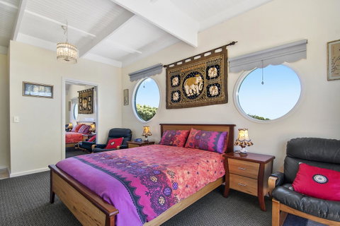 Black Dolphin Beach Penthouse - Accommodation Sunshine Coast 12