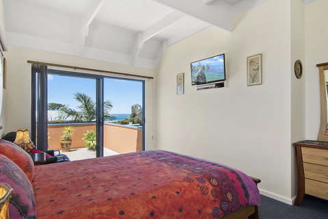 Black Dolphin Beach Penthouse - Accommodation Sunshine Coast 6