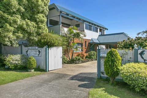Black Dolphin Beach Penthouse - Accommodation Sunshine Coast 1