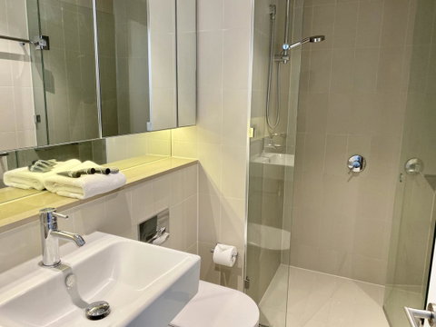 JC Waterfront Apartments On Collins - Accommodation Sunshine Coast 6