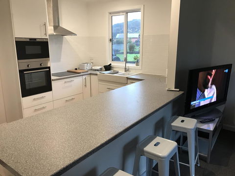 The Hill House - Accommodation Sunshine Coast 14