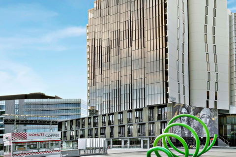 Peppers Docklands - Accommodation Sunshine Coast 1